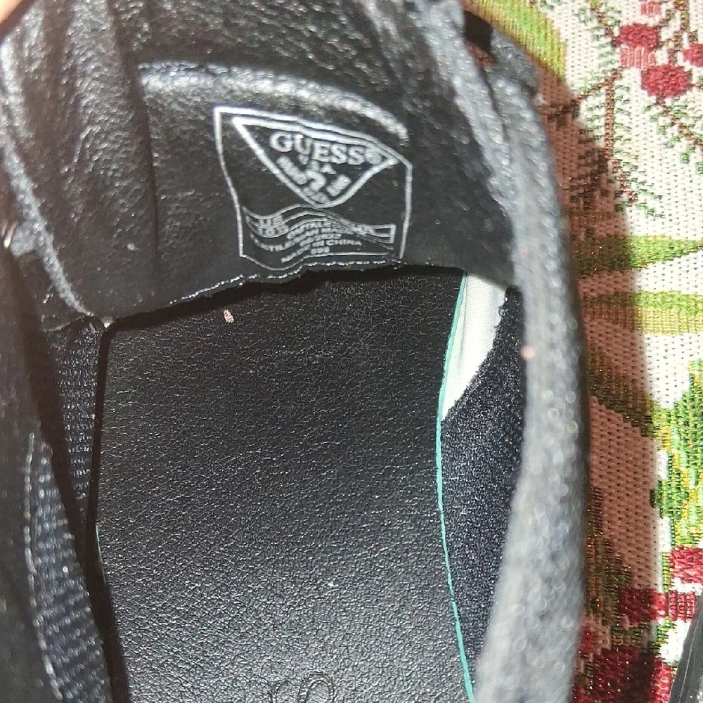 GUESS Men's Black Chukka Boots